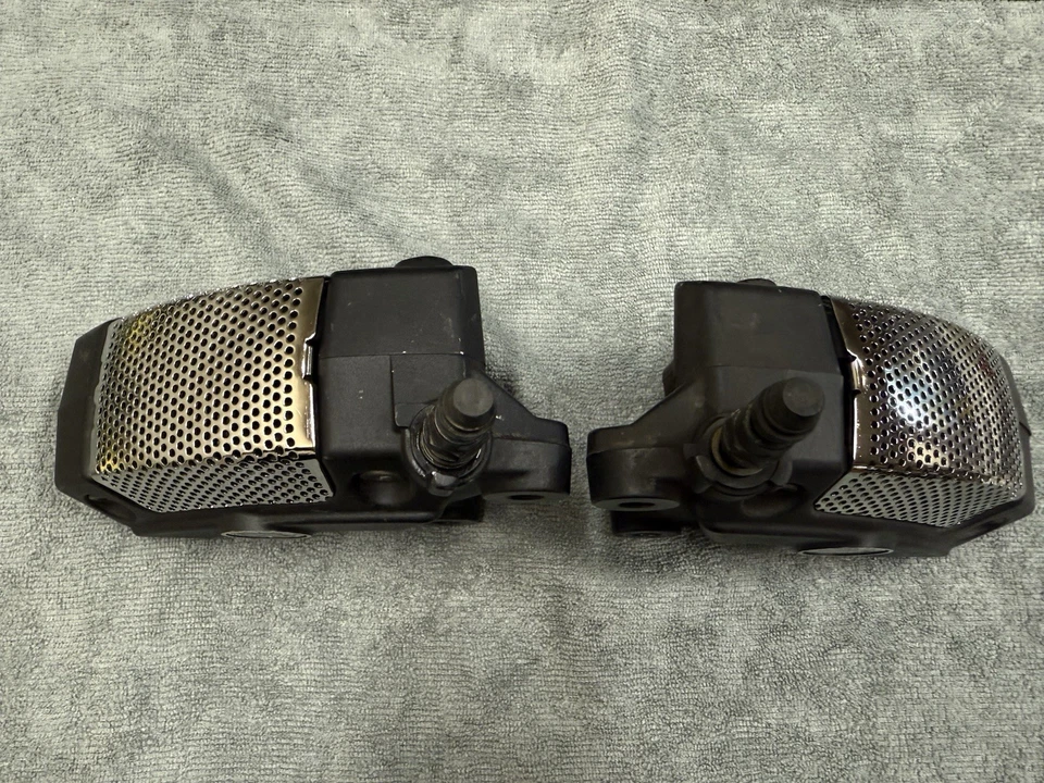 Суппорты Harley Brembo Touring Road Street Ultra Glide 2008-23 с хромированными решетками - Изображение 3 из 4