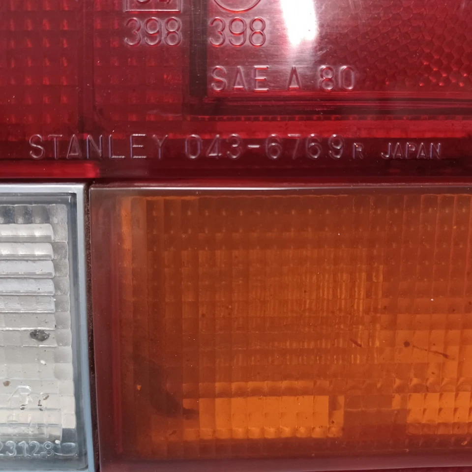 二手 1983 - 1984 三菱 Cordia 2dr 后尾灯 右握 乘客 043-6769R — 第 4/4 张图片