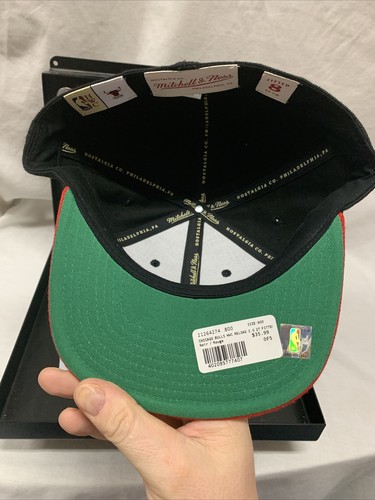 Chicago Bulls Mitchell & Ness “Hardwood Classic Reload 2.0 Collection” Size 8 - Picture 5 of 5