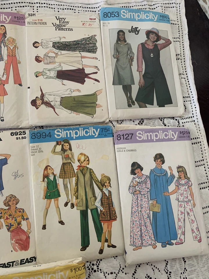 Lot of 9 Sewing Patterns SIMPLICITY BUTTERICK VOGUE PATTERNS Holly Hobbie Doll - Image 2 of 4