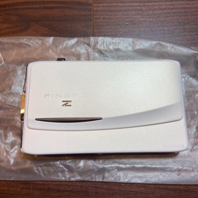 FUJIFILM FINEPIX Z950 EXR Digital Camera White 2683 From