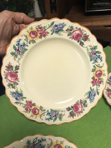 Old Hall Ivory Ware England Waverley Dinner Plates Set of 4 Rimmed 9 7/8" Roses - Picture 4 of 12