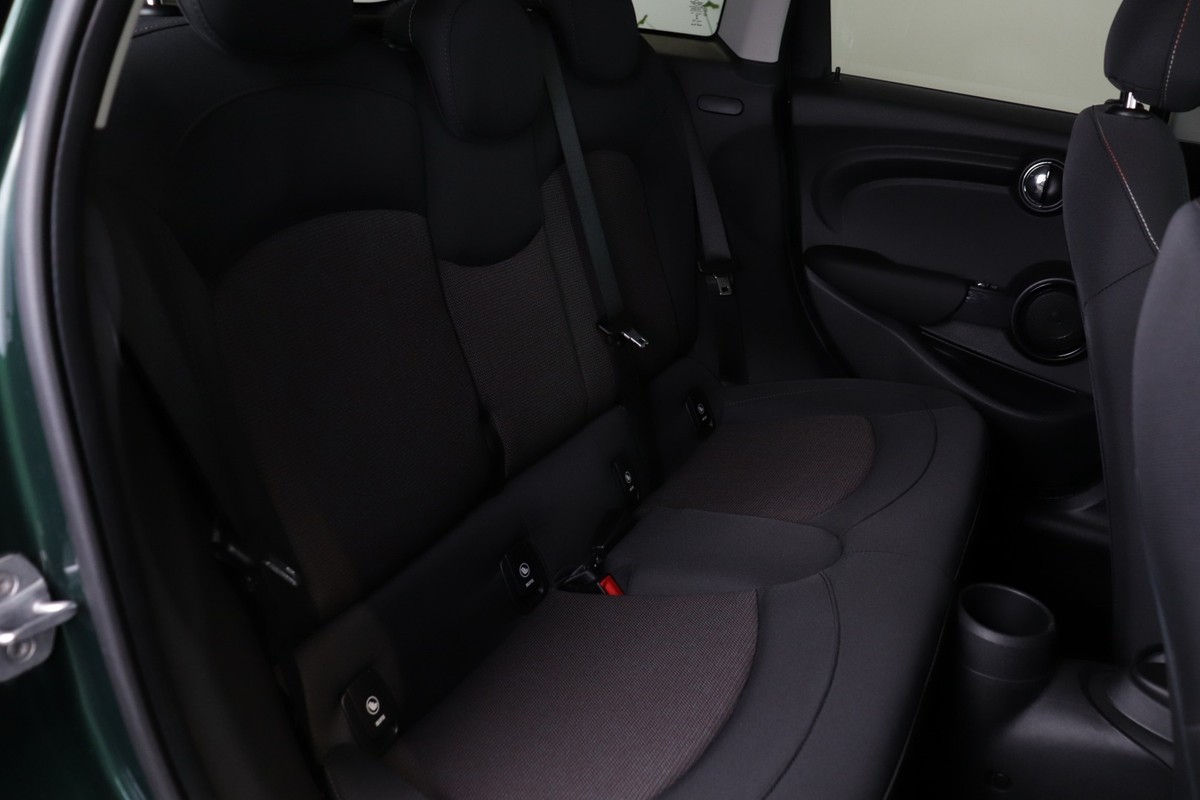 Mini Cooper 1,5 136
