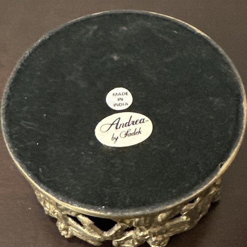 VINTAGE ANDREA BY SADEK SOLID BRASS LARGE WINE BOTTLE COASTER CUPID GALLERY - Picture 5 of 7