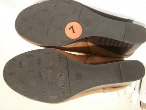 Mia "Claretta" Women's Faux Leather Boots     Size 7M   Camel    New    (T020K) - Picture 4 of 9