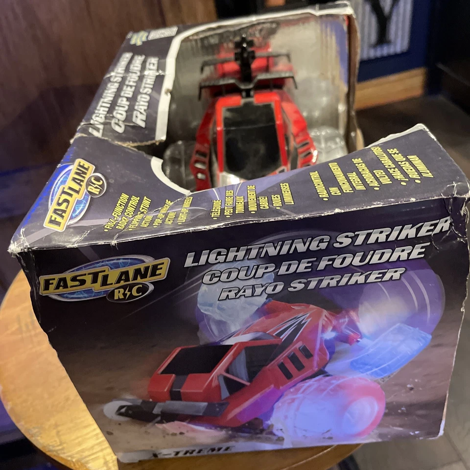 JUGUETES R US - NUEVO - Coche de radiocontrol Fast Lane X-TREME LIGHTNING STRIKER Foto 3 de 4