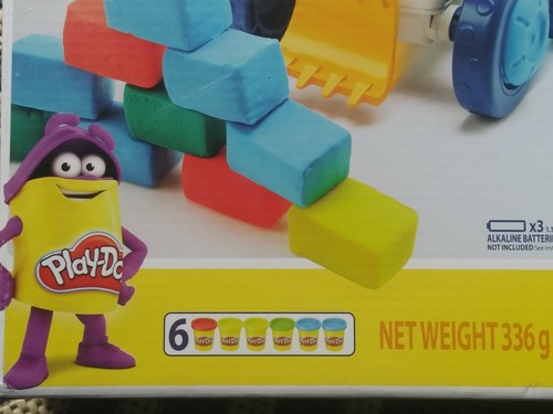 Hasbro Play-Doh Academy Car Creator Modeling Clay w/ Motorized Chassis - New - Picture 5 of 8
