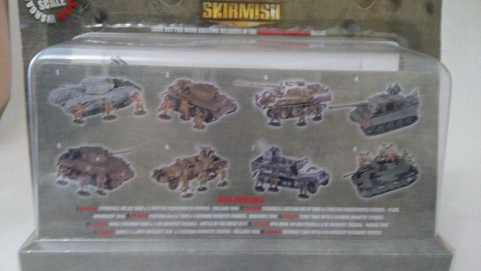 SD KFZ 7/1 Anti- Aircraft Gun and 3 German Infantry figures 1:50, CORGI - Image 4 of 4