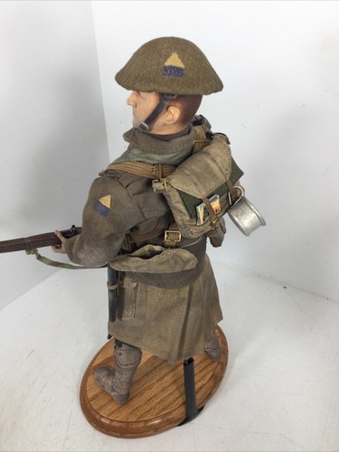 1/6 CUSTOM WW1 BRITISH SCOTTISH “BLACK WATCH” INFANTRYMAN + OAK STAND & ENFIELD - Picture 13 of 24
