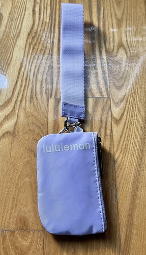 Lululemon dual pouch wristlet lavender brand New  - Bild 9 von 12