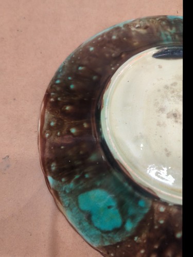 19th C. English Majolica 8.75" Leaf Plate. In Good Condition - Picture 13 of 15