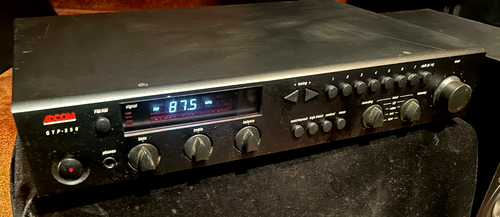 ADCOM GTP-350 Stereo Tuner / Preamplifier - Picture 2 of 7