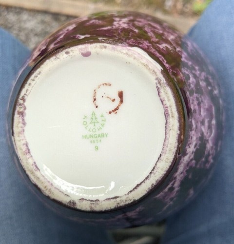 Jarrón de cerámica Hollohaza Hungría 1831 9 porcelana púrpura oro blanco moteado de colección 8" - Imagen 7 de 8