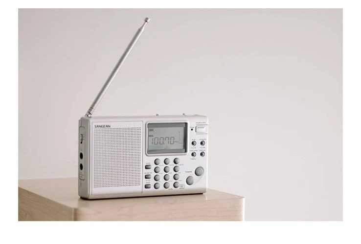 Sangean ATS-405 FM-Stereo/AM/Short Wave World Band Receiver - Image 4 of 4