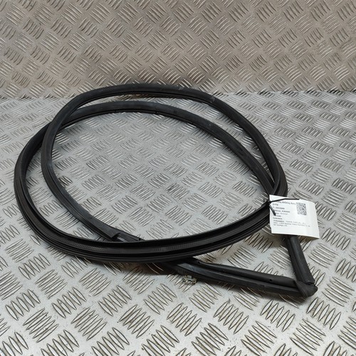 TOYOTA C-HR AX20 Front Right Door Seal Rubber 67861-F4060 2024 28328899