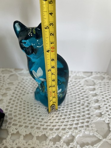 FENTON Glass Sitting Cat Figure Hand Painted Flowers Teal Blue SIGNED - Picture 7 of 8