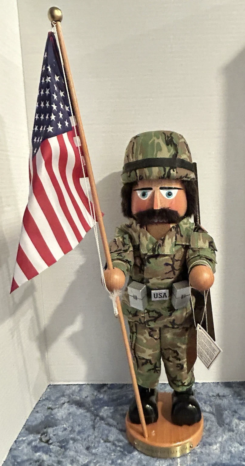 1996 Steinbach S1790 Champion of Freedom Military Nutcracker 18" Ltd Ed #870
Opens in a new window o