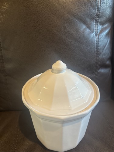 Pfaltzgraff Heritage White X-Large Canister 10.5” With Lid - Picture 3 of 8