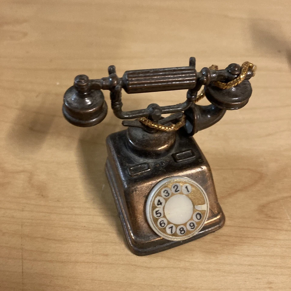 Lote De Colección DURHAM INDUSTRIES Metal MINIATURAS Teléfono Molinillo de Carne Máquina de Coser Foto 4 de 4