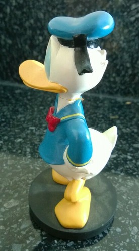 Walt Disney - Disneyana - Disney Store - Donald Duck Figure On Base - Picture 2 of 5