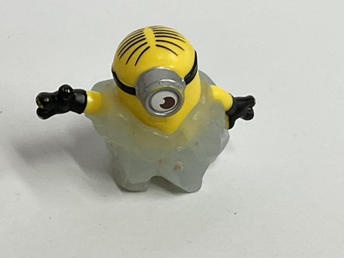 Bundle of 9 X Despicable Me Minion Figures various sizes Approx 2” Cake Toppers - Picture 10 of 12