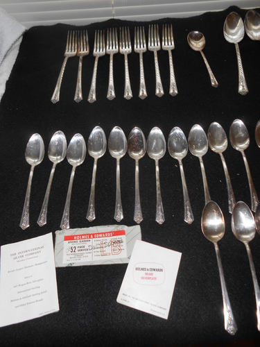 HOLMES AND EDWARDS 52 PIECE SILVERPLATE FLATWARE WITH/FLATWARE BOX - Picture 12 of 16
