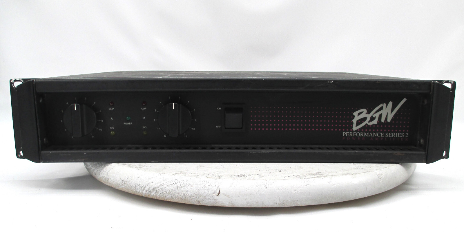 BGW performance series 2 Professional Stereo Power Amplifier 300W/CH @ 8-OHMS