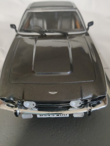 Aston Martin V8 No Time Do Tie James Bond n°2 1/24 Nuevo y Caja Modelo Diecast - Imagen 11 de 12