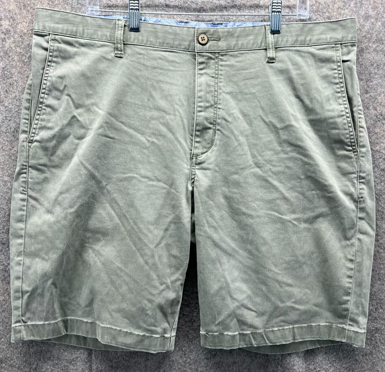 Tommy Bahama Shorts Mens 40 Green Chino Flat Front Canvas Cotton Tencel Golf