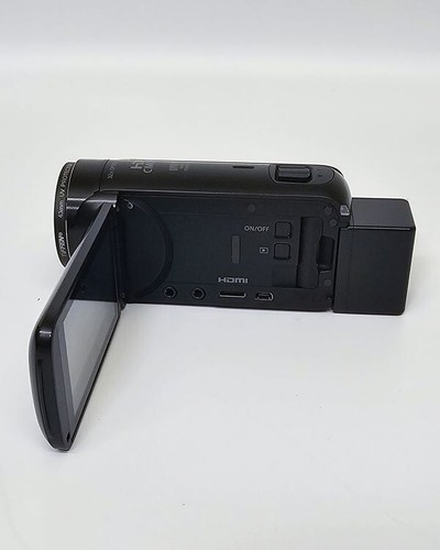 Canon Vixia HF R800, 2 batteries, tiffen 43mm UV protector, charge cable, 32GB - Picture 2 of 6