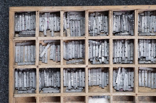 Letterpress Metal Type, 10pt Lowercase Italics, Caslon, in wooden tray (2595) - Picture 6 of 9