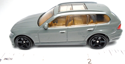 2023 MATCHBOX '12 BMW SERIE 3 TOURING GRIGIO 2 7/8" AUTO PRESSOFUSA CON INTERNI MARRONI - Foto 5 di 6