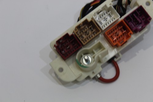 Audi A6 Allroad 4F C6 Front NS Left Relay Holder Bracket Board Plugs and Wire - Picture 4 of 15