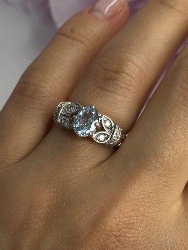 SCHÖNER RING 925 STERLINGSILBER BLAU & WEISSER TOPAS GRÖSSE 5,5