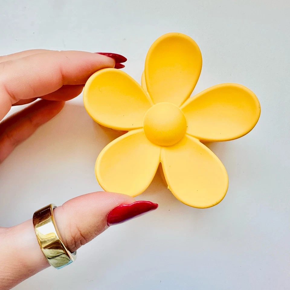 4 NEW FREE PEOPLE Blue Pink Yellow Orange Daisy Flower Claw Clip Hair Retro Updo - Image 2 of 4