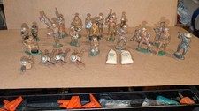 BARCLAY MANOIL lot of 24 Soldiers with Band and leader