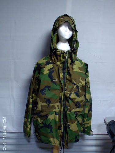 "Pre-Owned" Genuine US Military Cold Weather Woodland Camo Parka Large-Regular - Picture 7 of 10