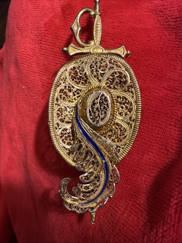 Silver 925 Gold Wash Hat & Sword Enamel Filigree Pin Unusual - Picture 5 of 5