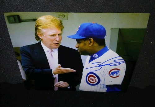 SAMMY SOSA AUTOGRAPHED SIGNED 8X10 PHOTO WITH COA - CHICAGO CUBS