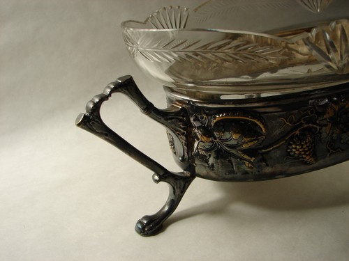 Art Nouveau Silver Plated Centerpiece with Grapes and Cut Glass Lining 17" - Picture 5 of 12