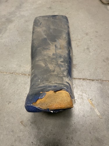1985 Honda XR250R XR200R Seat Assembly 77200-KK0-770 XR250 XR200 OEM NE31 - Picture 5 of 14
