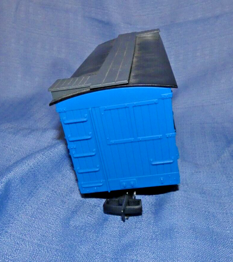 Eztec Santa Fe Express Train Blue Box Car 6789 G Gauge