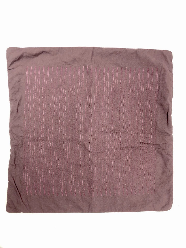 Funda de Almohada Cuadrada Calvin Klein 17 x 17 Bordada Costura Púrpura Cubierta Foto 2 de 4