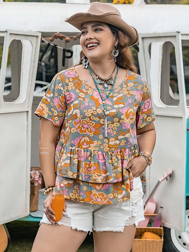 Women's Blouse - Plus Size Layered Printed Round Neck Short Sleeve Blouse - Picture 4 of 5