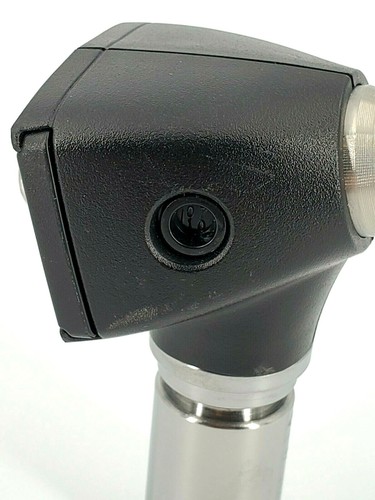 Otoscopio Welch Allyn 3.5v CompacVideo - Modelo # 23120 - CVO #4 - Imagen 8 de 11