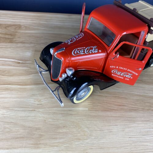 SOLIDO FORD V8 COCA COLA TRUCK 1:19 Diecast - Picture 2 of 11