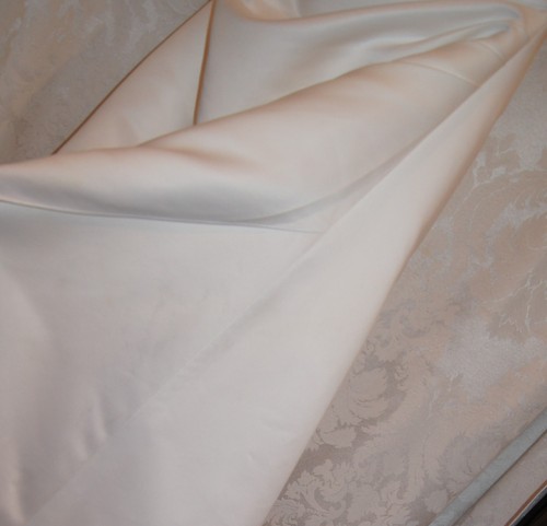 Ladies DAVIDS BRIDAL MICHAELANGELO Satin-Like Ivory Wedding Gown - SZ - 6 - Picture 12 of 13