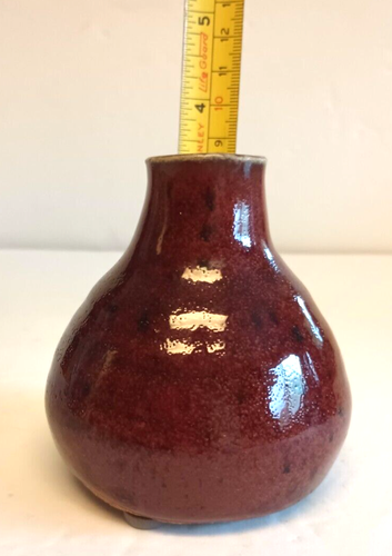 Ox Blood Glaze Artisan Pottery Vase Signed 3.25" Tall - Picture 4 of 6