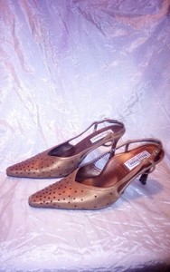 Scarpe decollete in pelle Valleverde n 39 eleganti color bronzo e strass rossi Scarpe decollete in pelle Valleverde n 39 eleganti color bronzo e strass rossi