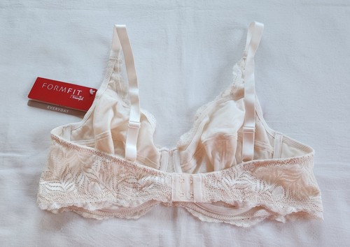 Formfit By Triumph Ladies Nude Beige Lace Comfort W Underwire Bra Size 20D New - Picture 3 of 3